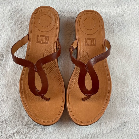 Fitflop Shoes - FitFlops Brown Leather Thong Sandal 6 🌿